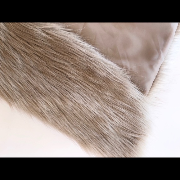 Jona Michelle Faux Fur Vest - Picture 6 of 7